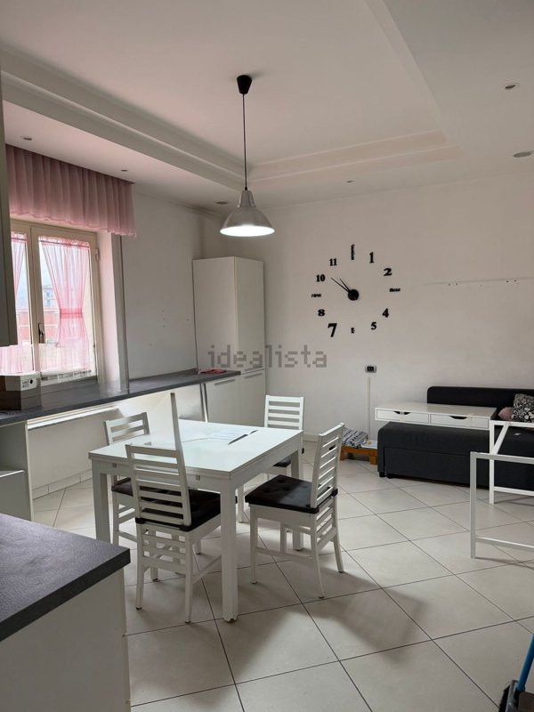 appartamento in affitto a Napoli in zona San Carlo all'Arena