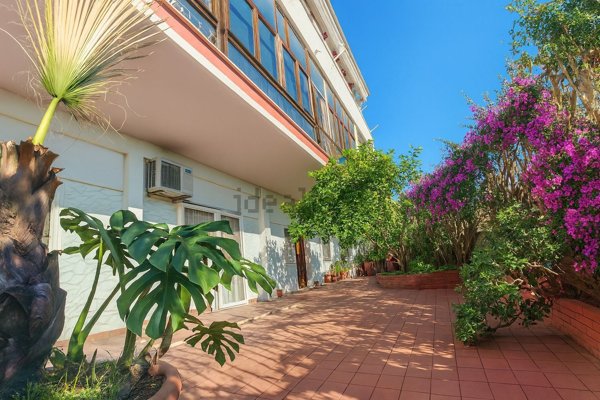 appartamento in affitto a Napoli in zona Chiaia