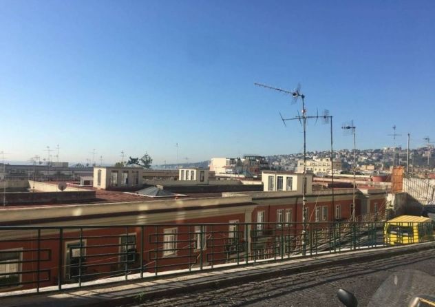 appartamento in affitto a Napoli in zona Chiaia