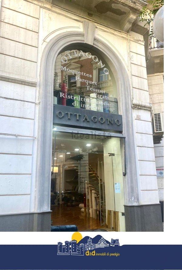 locale commerciale in affitto a Napoli in zona Chiaia