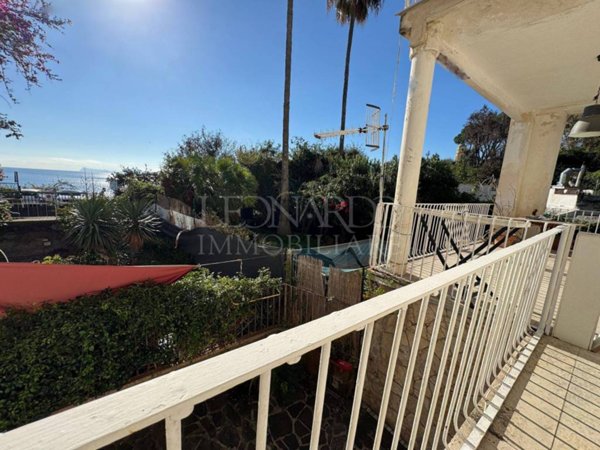 appartamento in affitto a Napoli in zona Posillipo