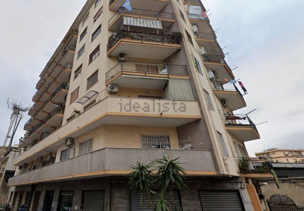 locale commerciale in affitto a Napoli in zona Vicaria