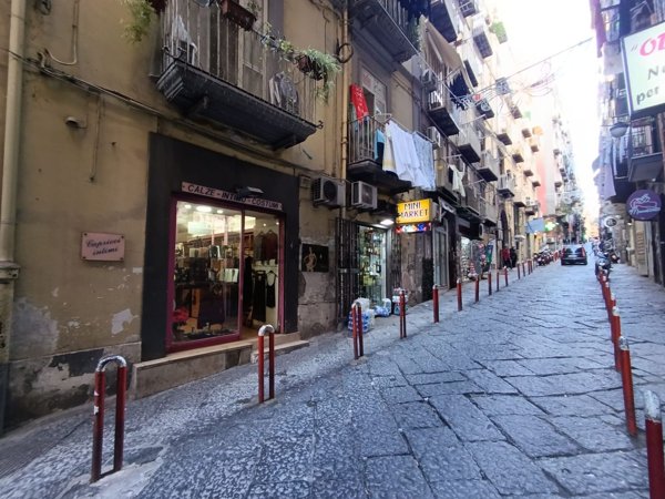 locale commerciale in affitto a Napoli in zona San Ferdinando