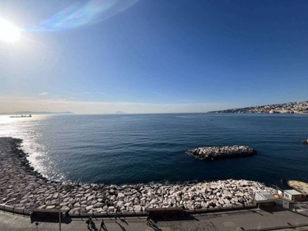 appartamento in affitto a Napoli in zona Chiaia