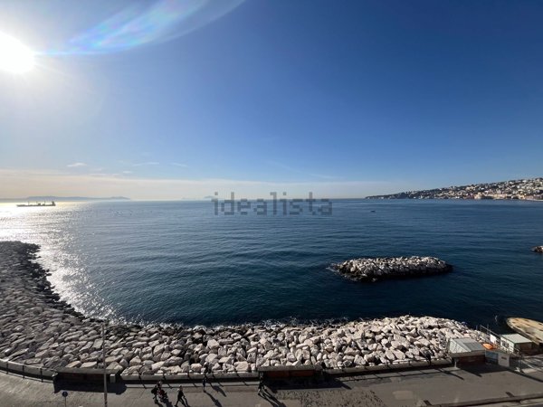 appartamento in affitto a Napoli in zona Chiaia