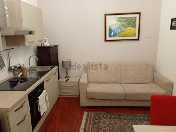 appartamento in affitto a Napoli in zona Chiaia