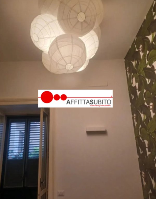 appartamento in affitto a Napoli in zona Chiaia