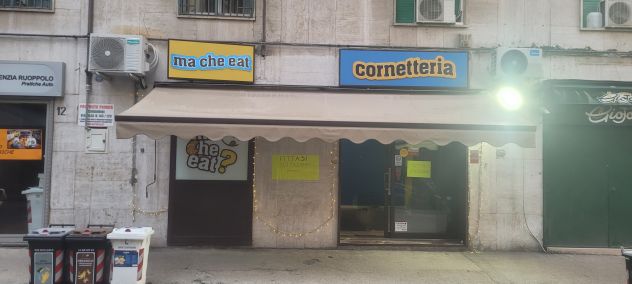 locale commerciale in affitto a Napoli in zona Vomero