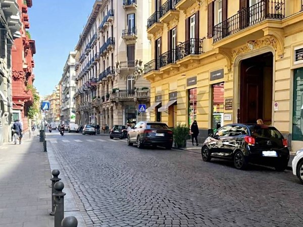 appartamento in affitto a Napoli in zona Chiaia