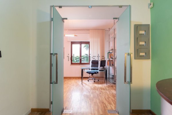 ufficio in affitto a Napoli in zona Arenella