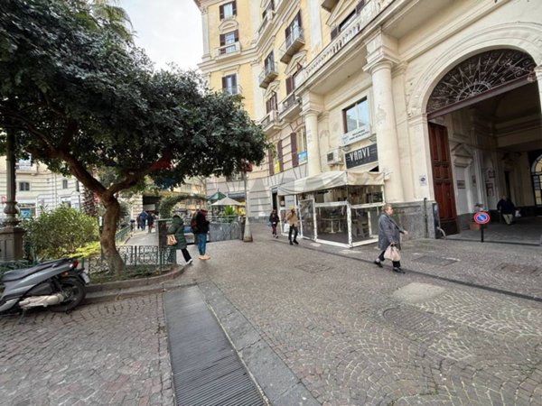 locale commerciale in affitto a Napoli