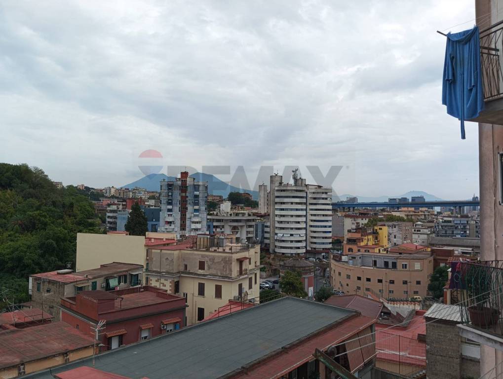 appartamento in affitto a Napoli in zona San Carlo all'Arena