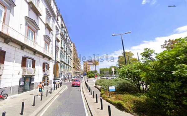 casa indipendente in affitto a Napoli in zona Chiaia