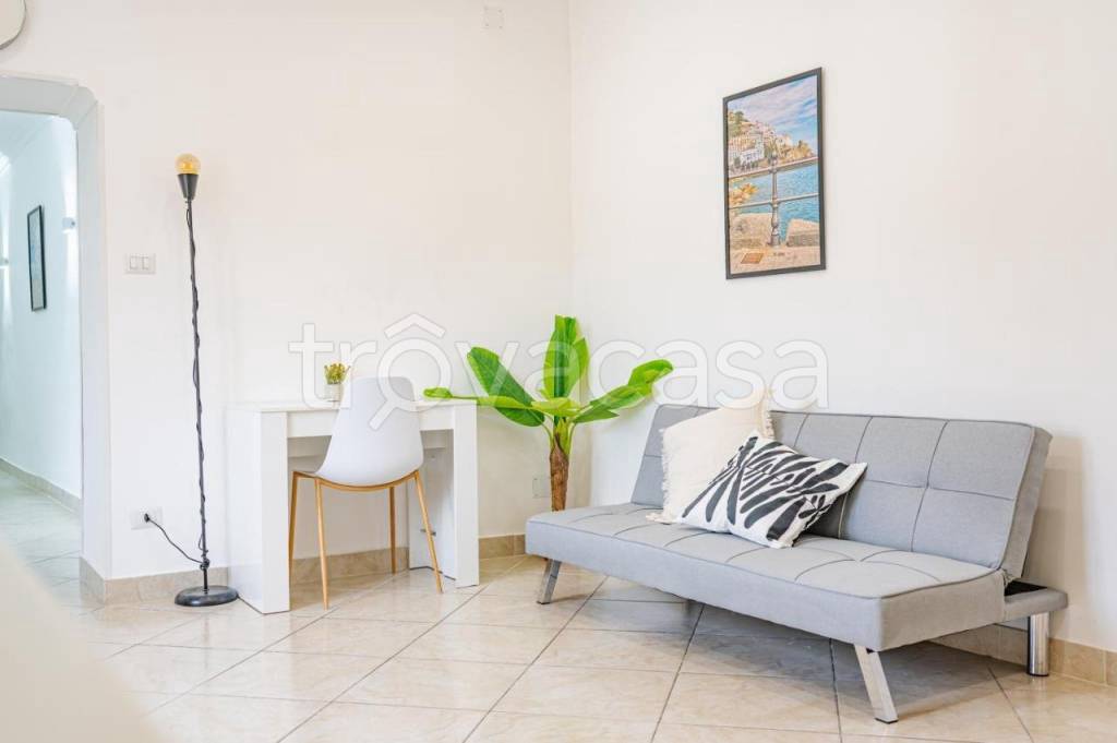 appartamento in affitto a Napoli in zona Stella