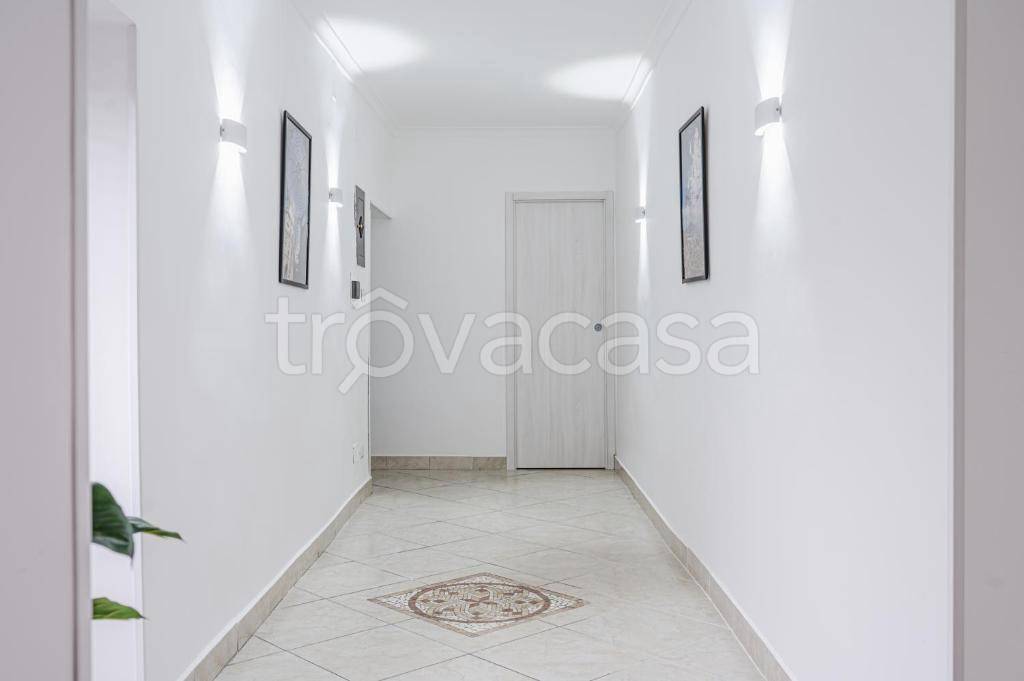 appartamento in affitto a Napoli in zona Stella