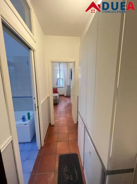 appartamento in affitto a Napoli in zona Chiaia