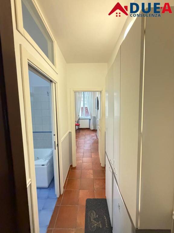 appartamento in affitto a Napoli in zona Chiaia