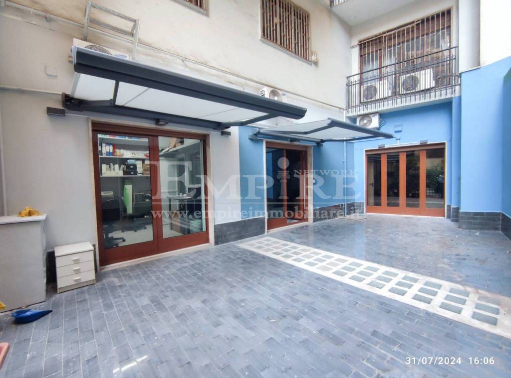 appartamento in affitto a Napoli in zona Chiaia