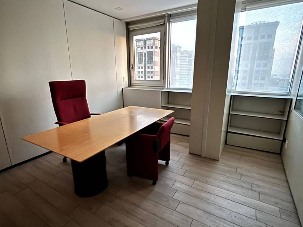 ufficio in affitto a Napoli in zona Zona Industriale-Ferrovia