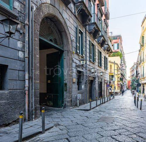 appartamento in affitto a Napoli in zona Chiaia