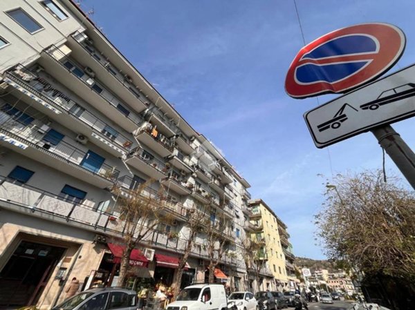 negozio in affitto a Napoli in zona Soccavo
