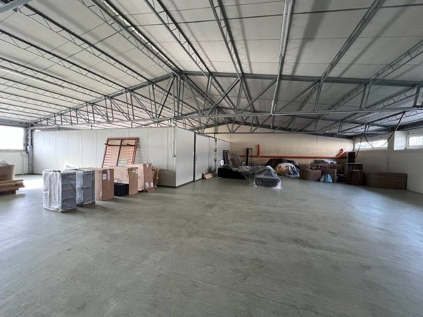 locale commerciale in affitto a Napoli in zona Pianura