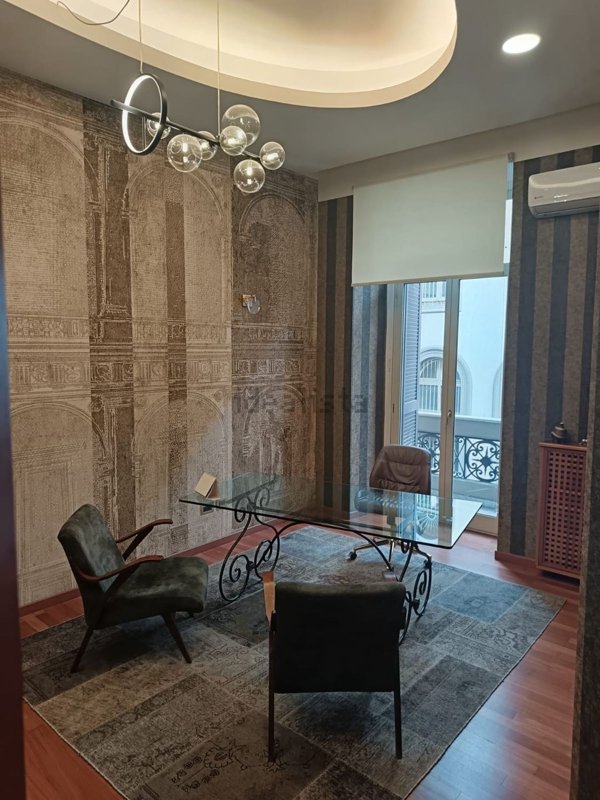 ufficio in affitto a Napoli in zona Pendino / San Giuseppe