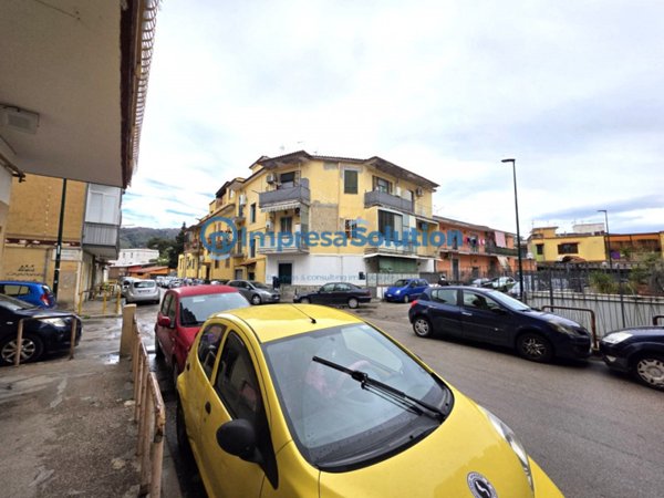 negozio in affitto a Napoli in zona Pianura