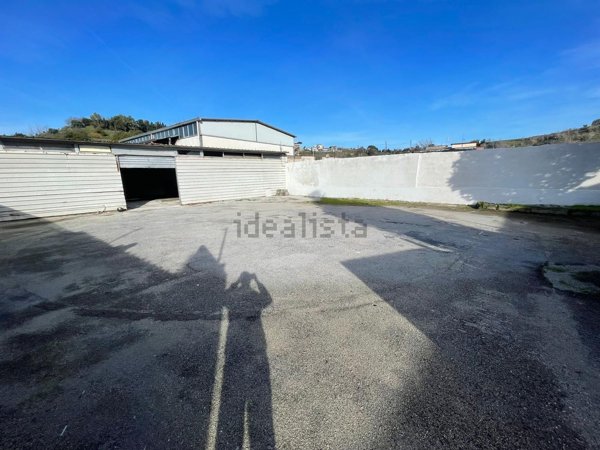 locale di sgombero in affitto a Napoli in zona Pianura
