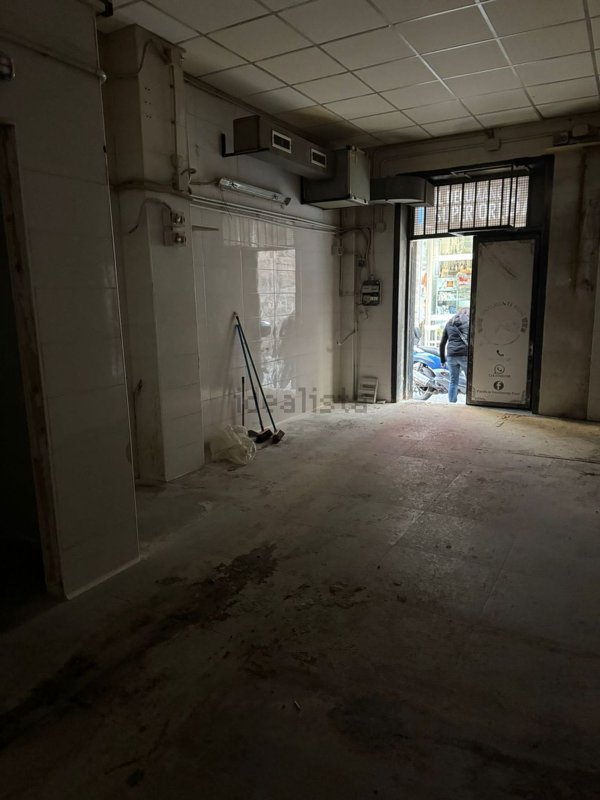 locale commerciale in affitto a Napoli in zona San Lorenzo