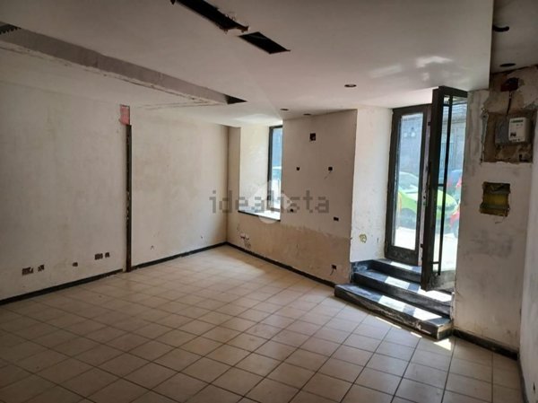 locale commerciale in affitto a Napoli