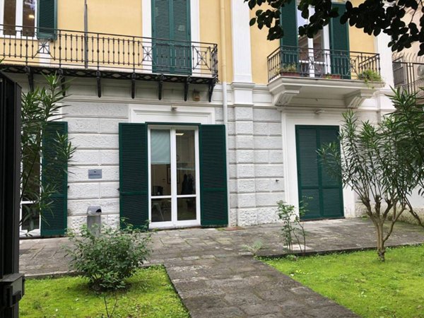 ufficio in affitto a Napoli in zona Chiaia