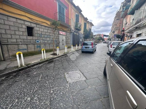 negozio in affitto a Napoli in zona Secondigliano