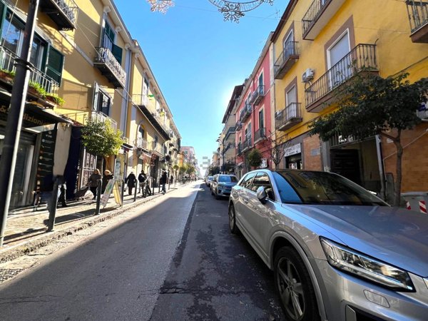 locale commerciale in affitto a Napoli in zona Barra