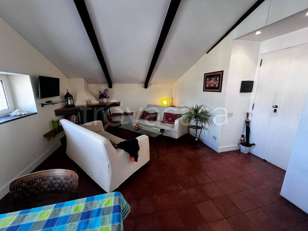 appartamento in affitto a Napoli in zona Porto