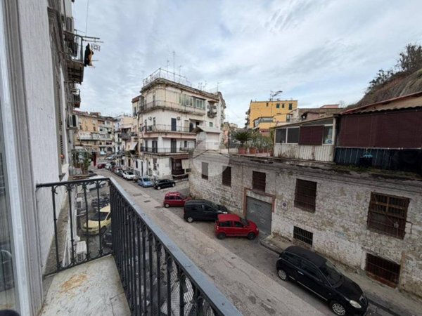 appartamento in affitto a Napoli in zona San Carlo all'Arena