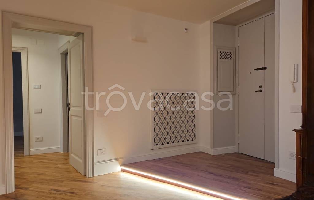 appartamento in affitto a Napoli in zona Chiaia