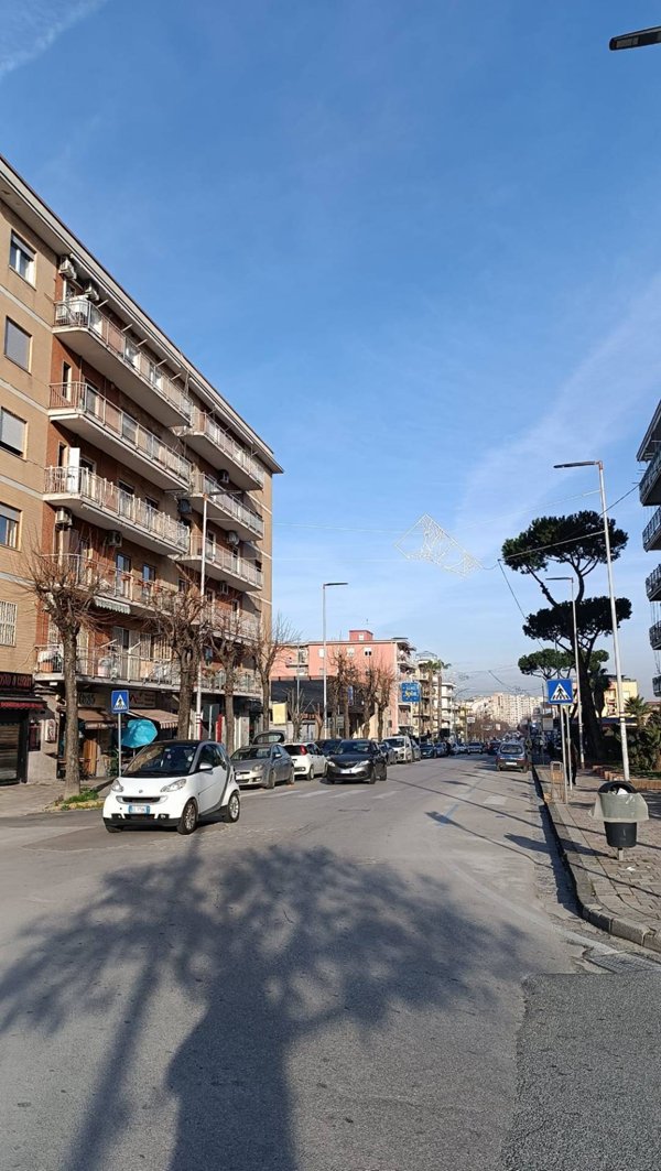 locale commerciale in affitto a Napoli in zona Posillipo