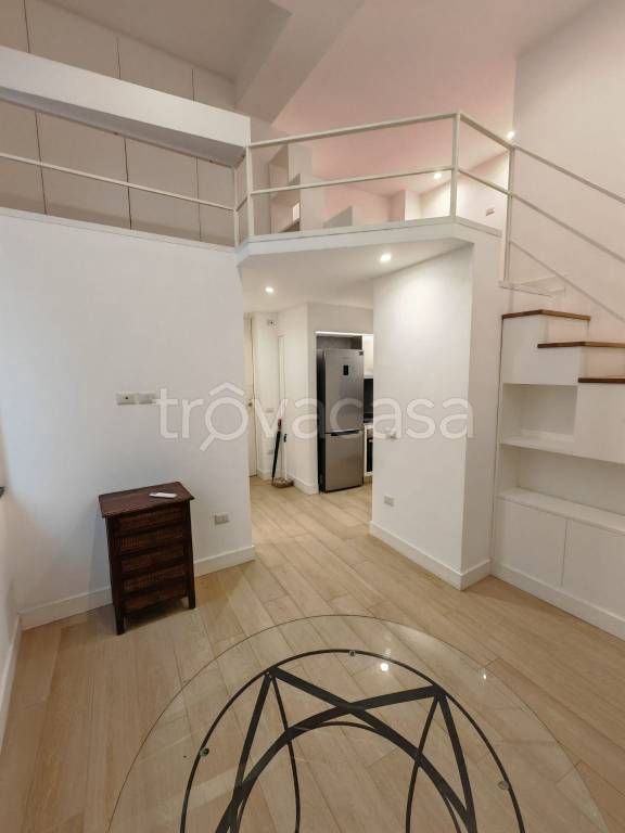 appartamento in affitto a Napoli in zona Chiaia