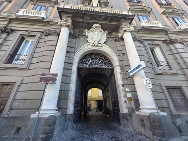 negozio in affitto a Napoli in zona Chiaia