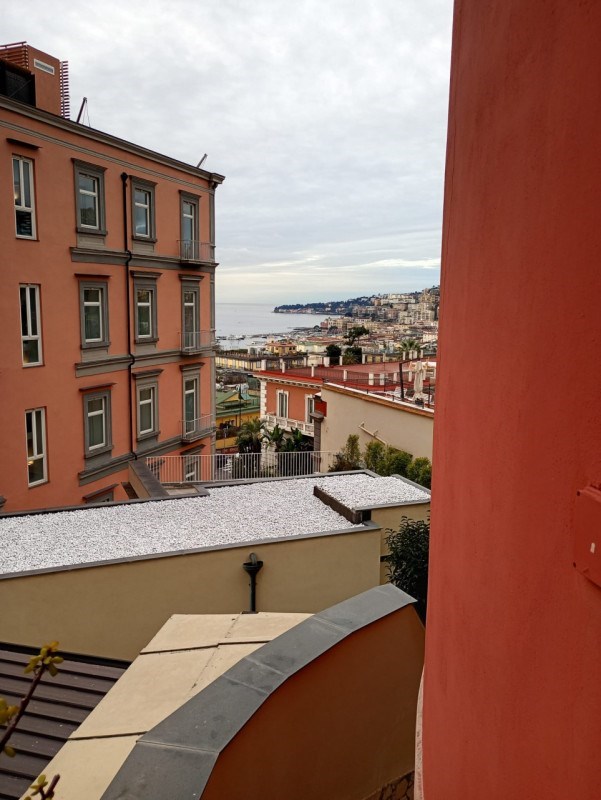 appartamento in affitto a Napoli in zona Chiaia