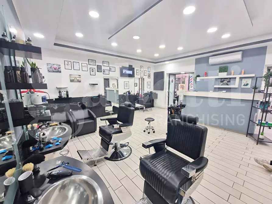 negozio in affitto a Napoli