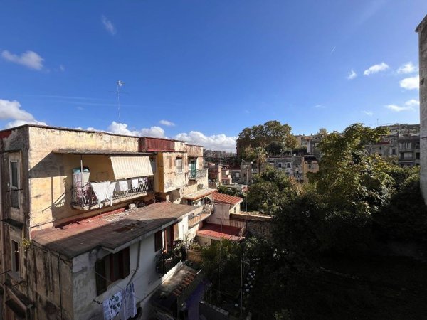 appartamento in affitto a Napoli in zona Stella