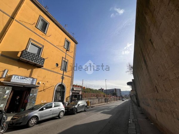 negozio in affitto a Napoli in zona Bagnoli