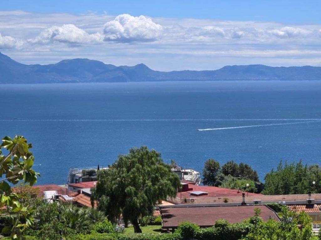 appartamento in affitto a Napoli in zona Posillipo