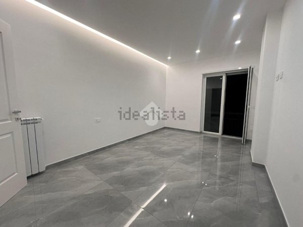 appartamento in affitto a Napoli in zona San Carlo all'Arena