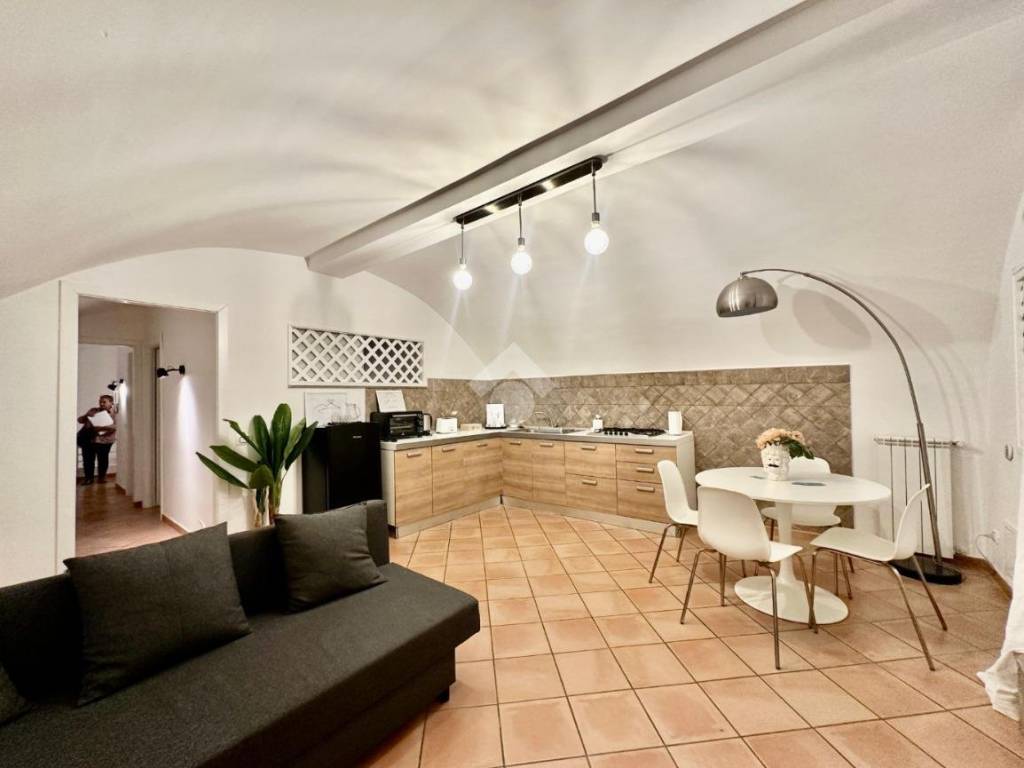 appartamento in affitto a Napoli in zona Chiaia