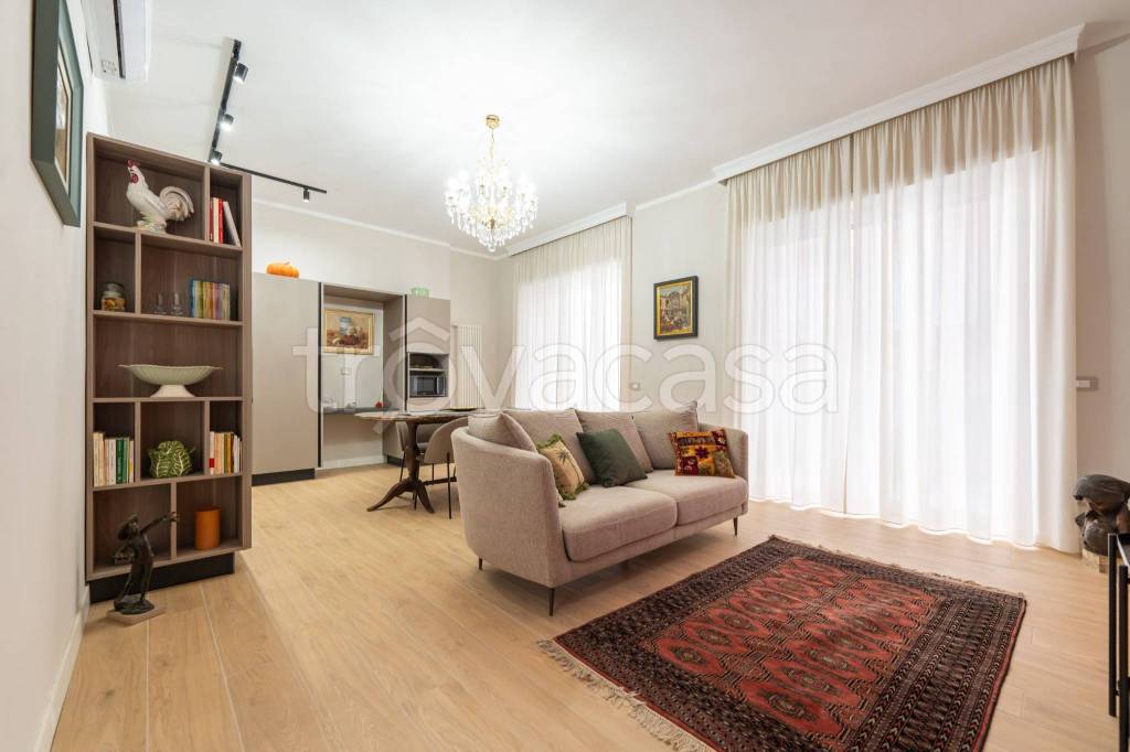 appartamento in affitto a Napoli in zona Porto