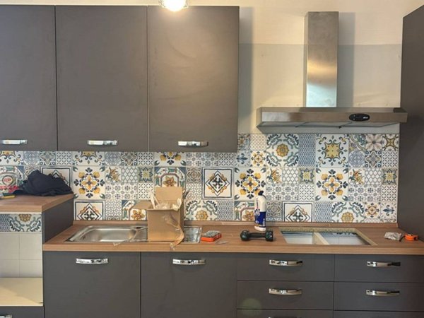 negozio in affitto a Napoli in zona Stella