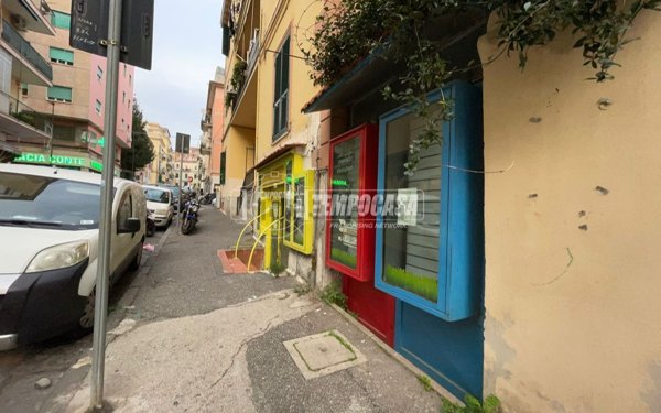 locale commerciale in affitto a Napoli in zona Bagnoli